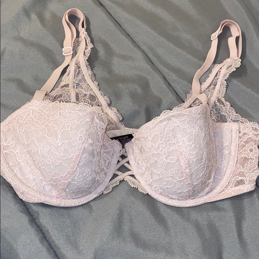 Baby pink Victoria’s Secret bra